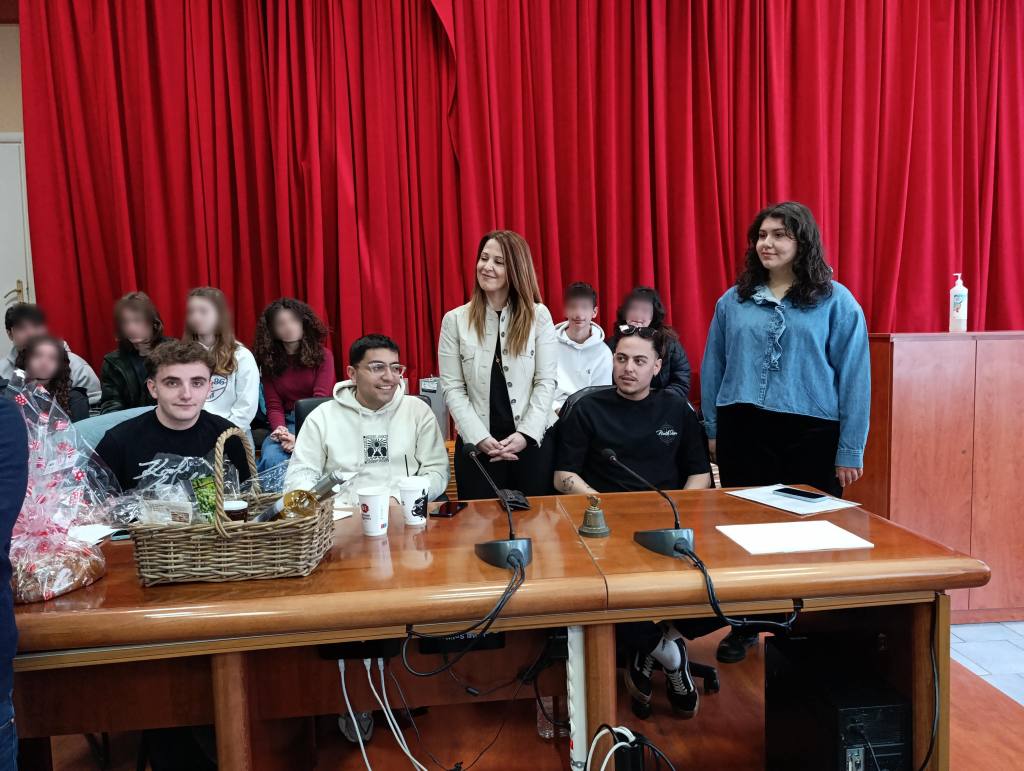 sxoleio florentias italia 3