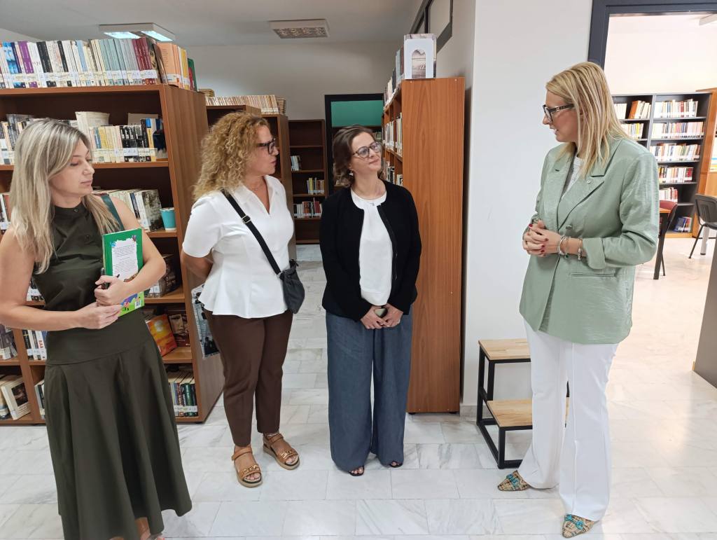 dimotiki vivliothiki albanika vivlia 1