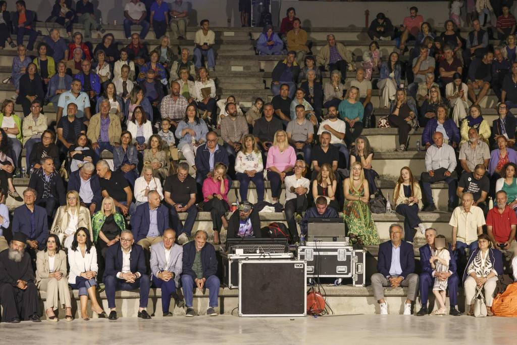 theatro kamperis 9